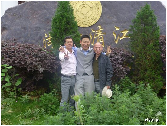 1444648432812019.png blob.png